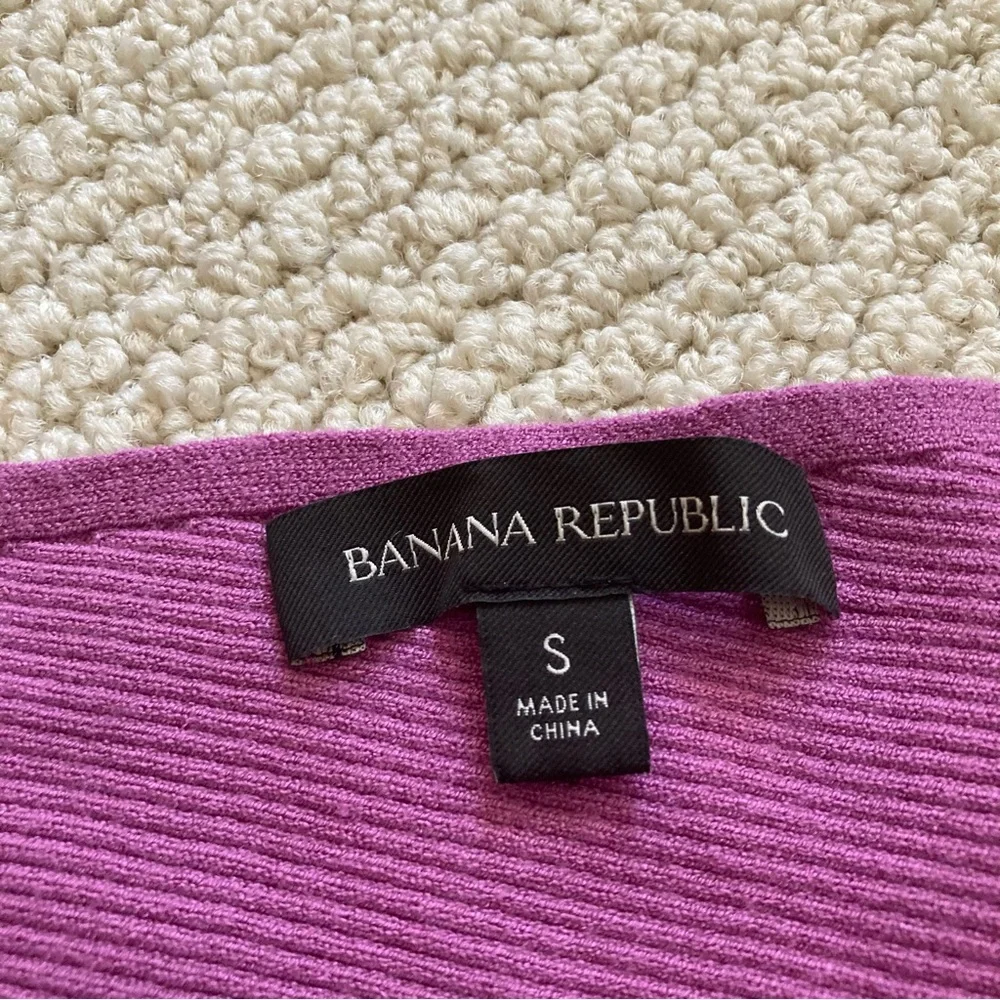 Banana Republic Asymmetrical Crew Neck Sweater Size Small Soft Stretch Purple